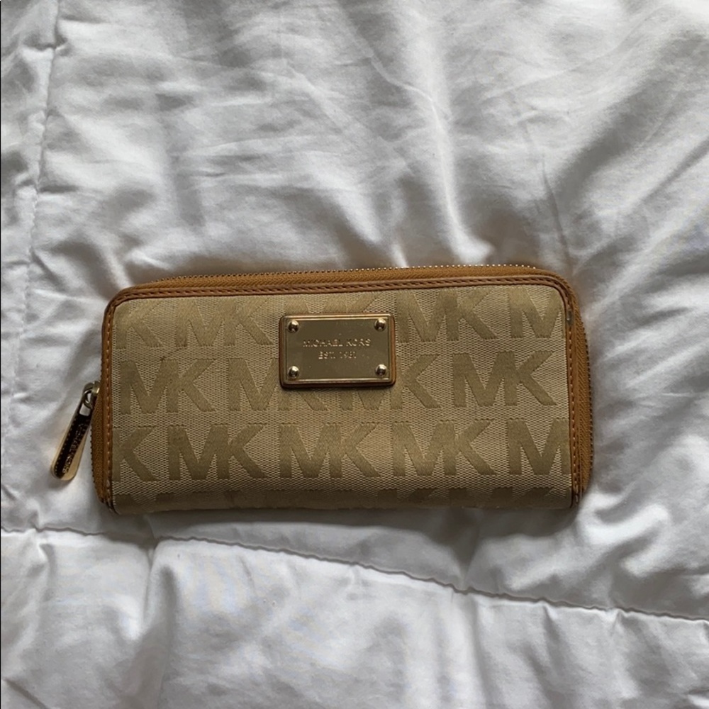 michael Kora Wallet